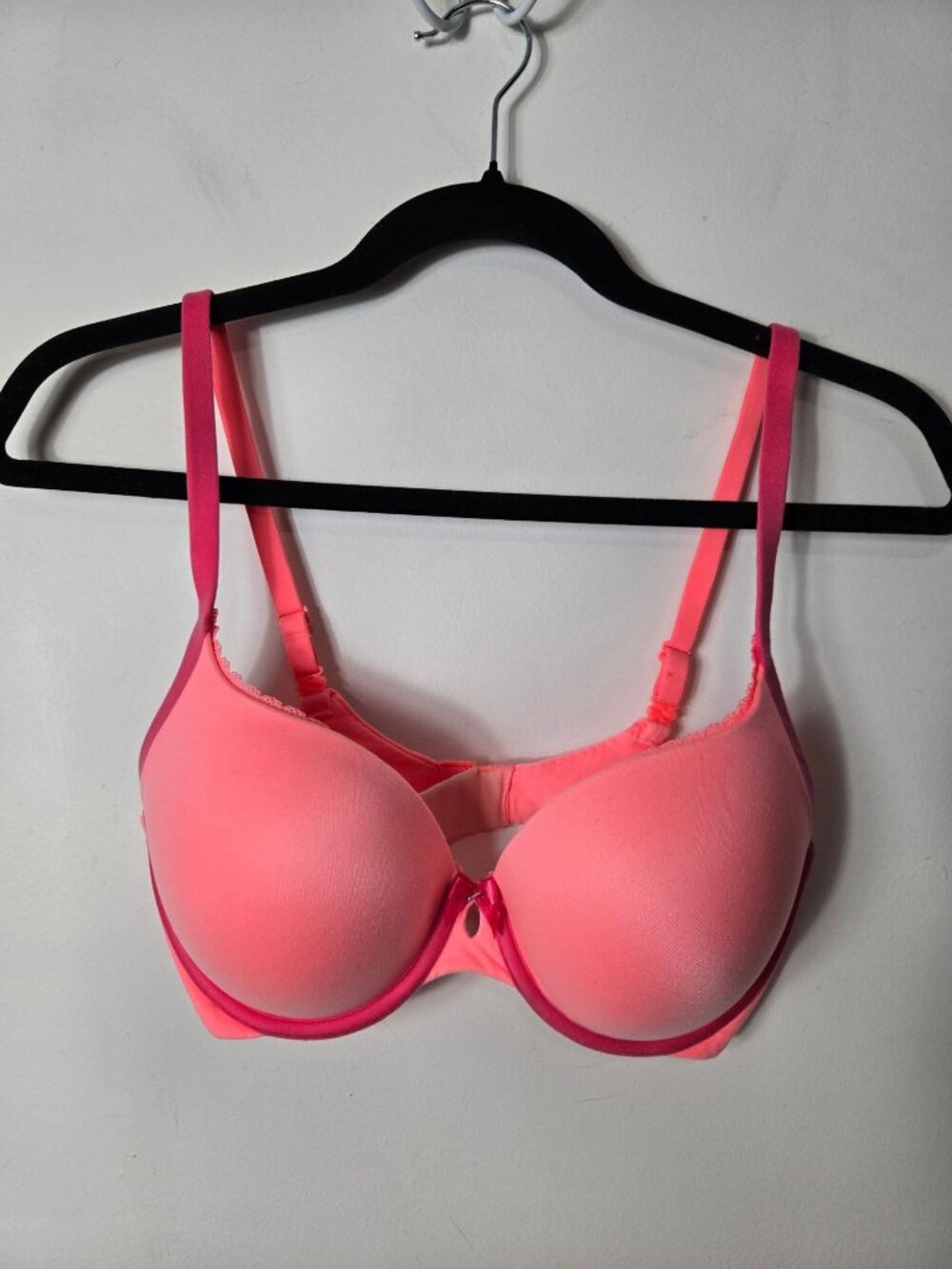 Victoria's Secret Perfect Shape Push-Up Bra Size 32DD Padded Underwire Pink